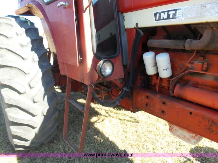 image for item L7286 1975 International 1066 Turbo tractor