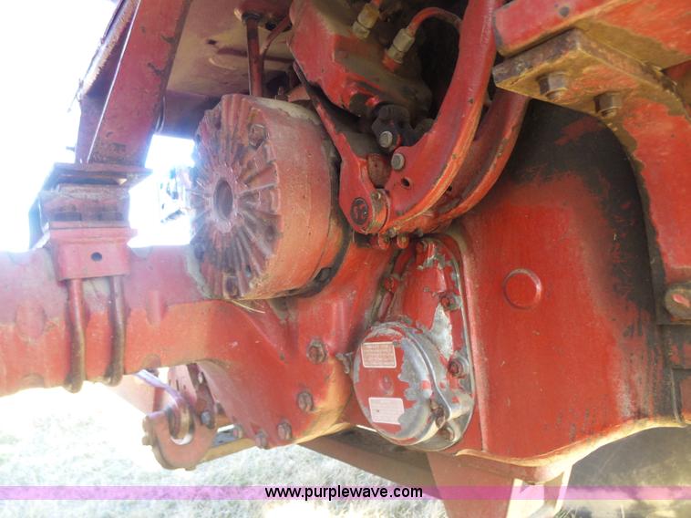 image for item L7286 1975 International 1066 Turbo tractor