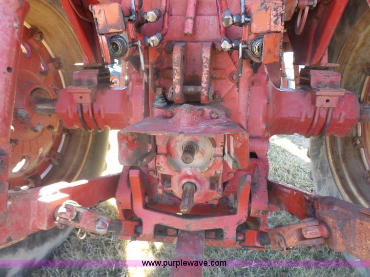 image for item L7286 1975 International 1066 Turbo tractor