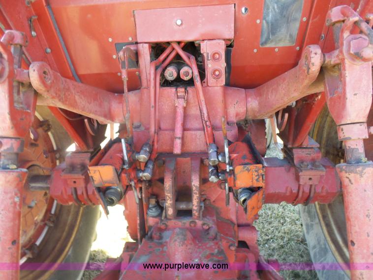 image for item L7286 1975 International 1066 Turbo tractor