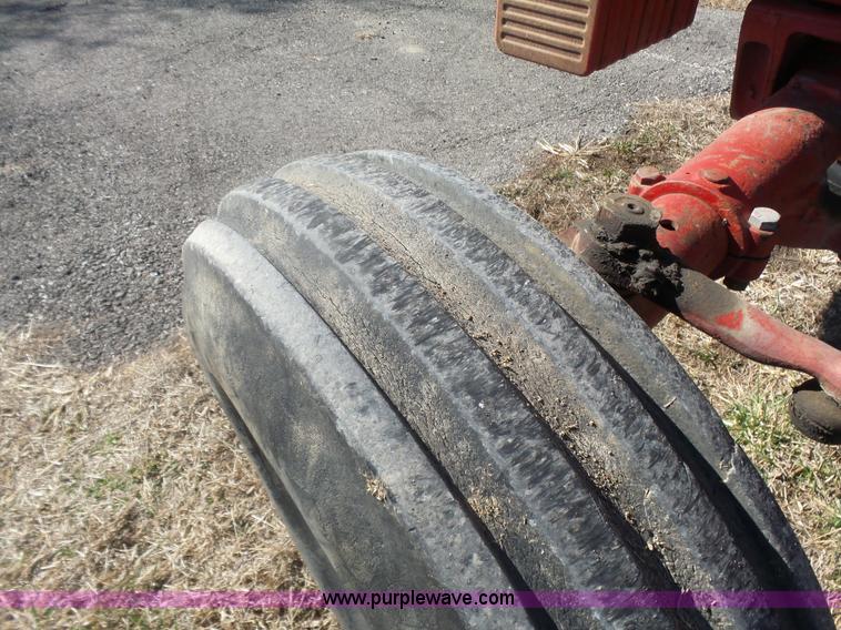 image for item L7286 1975 International 1066 Turbo tractor