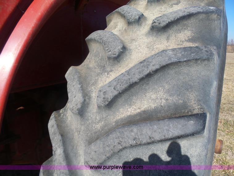 image for item L7286 1975 International 1066 Turbo tractor