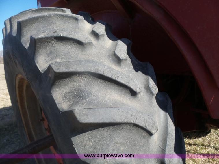 image for item L7286 1975 International 1066 Turbo tractor