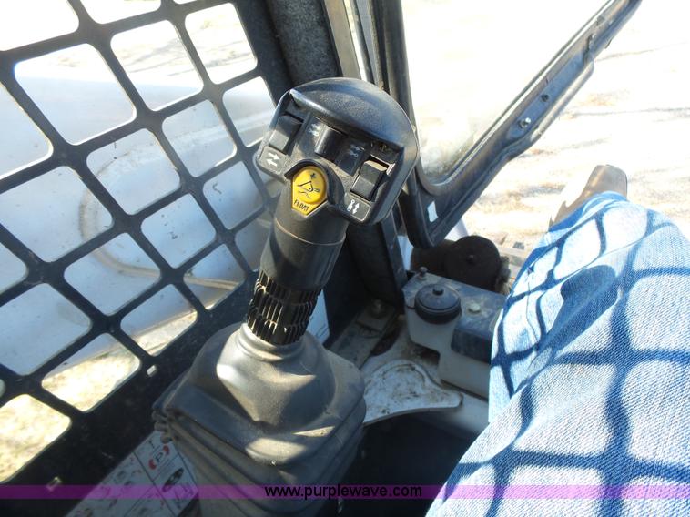 image for item L7287 2002 Bobcat S250 Turbo skid steer