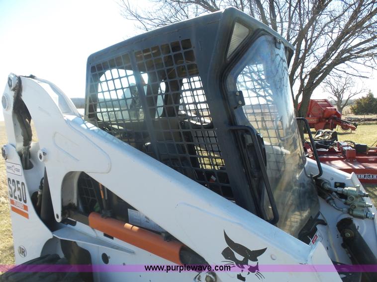 image for item L7287 2002 Bobcat S250 Turbo skid steer