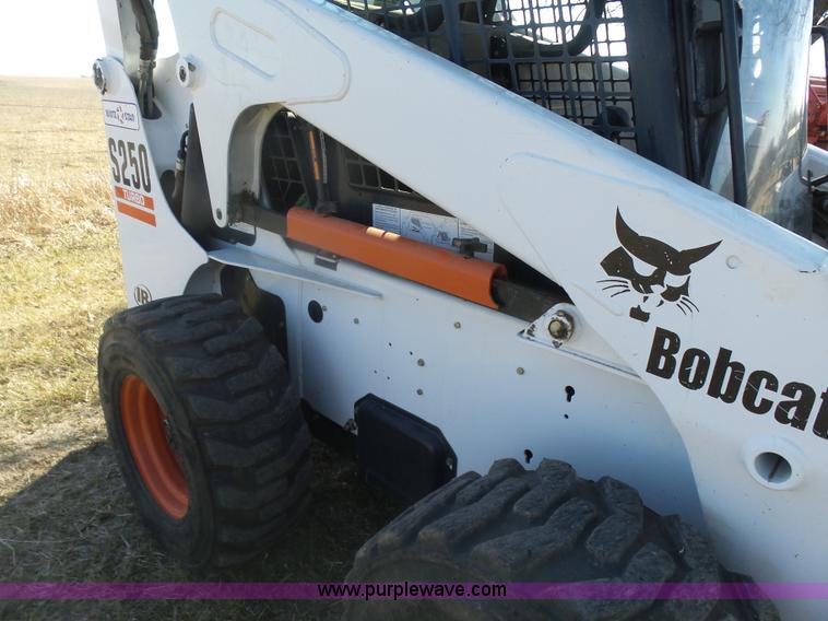 image for item L7287 2002 Bobcat S250 Turbo skid steer