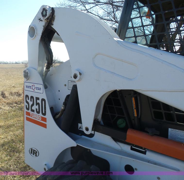 image for item L7287 2002 Bobcat S250 Turbo skid steer
