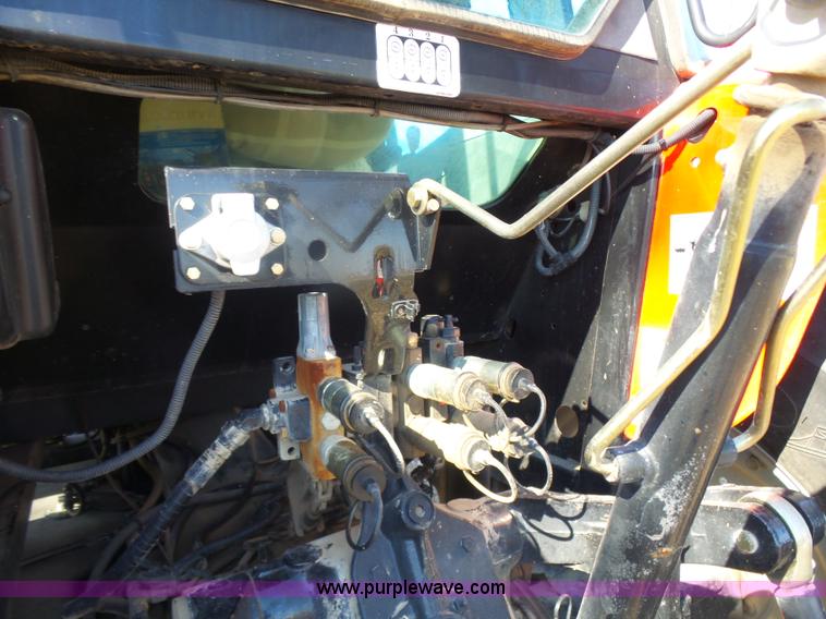 image for item L7291 2004 Massey-Ferguson 5455 tractor