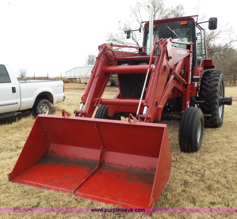 image for item L7300 1982 International 5088 tractor
