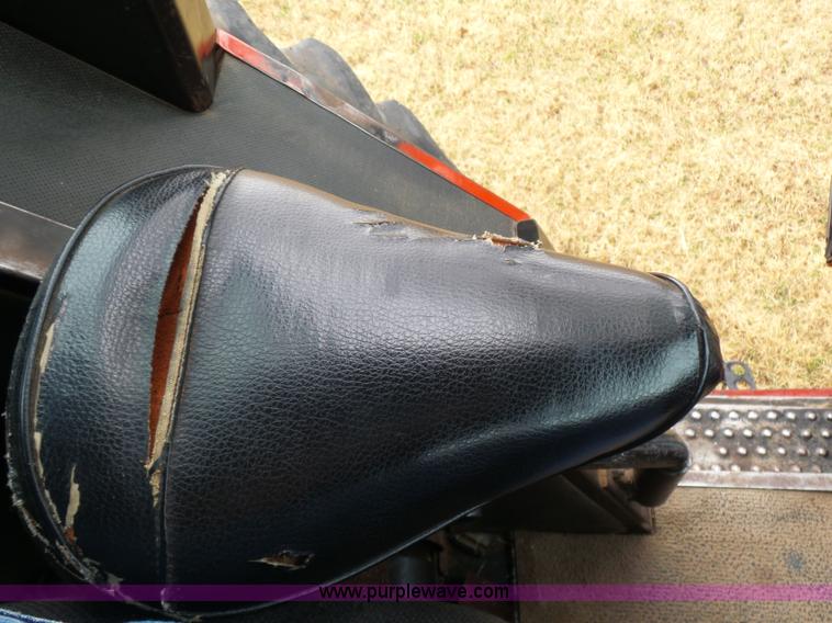 image for item L7300 1982 International 5088 tractor