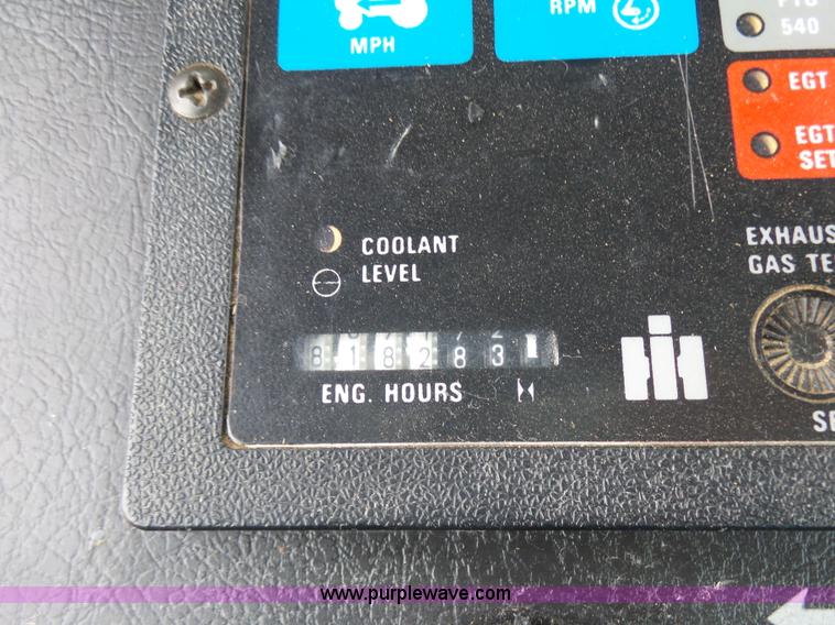 image for item L7300 1982 International 5088 tractor