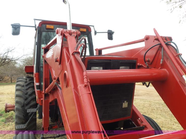 image for item L7300 1982 International 5088 tractor