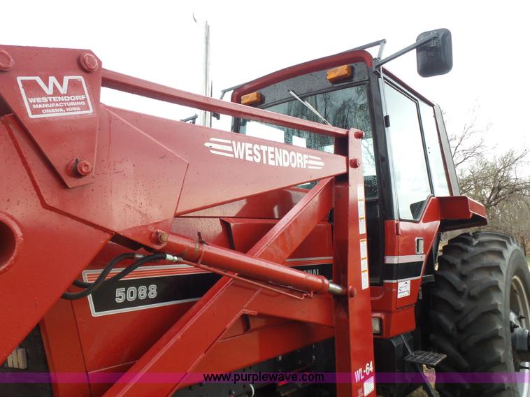 image for item L7300 1982 International 5088 tractor