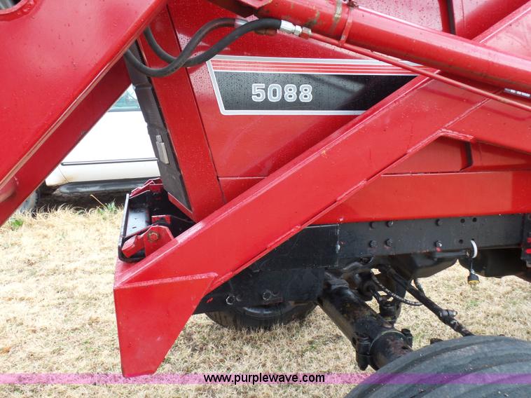 image for item L7300 1982 International 5088 tractor
