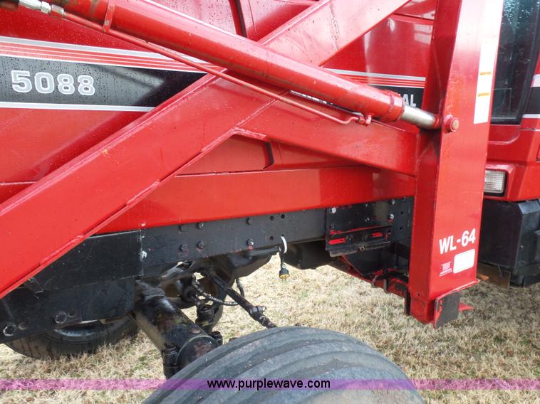 image for item L7300 1982 International 5088 tractor