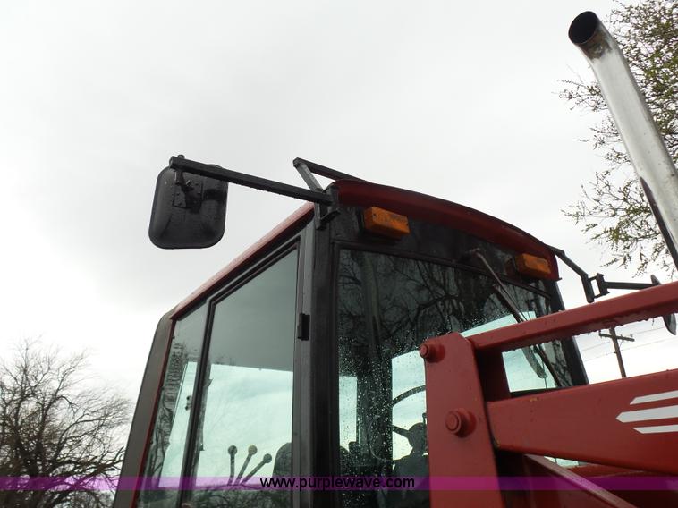 image for item L7300 1982 International 5088 tractor