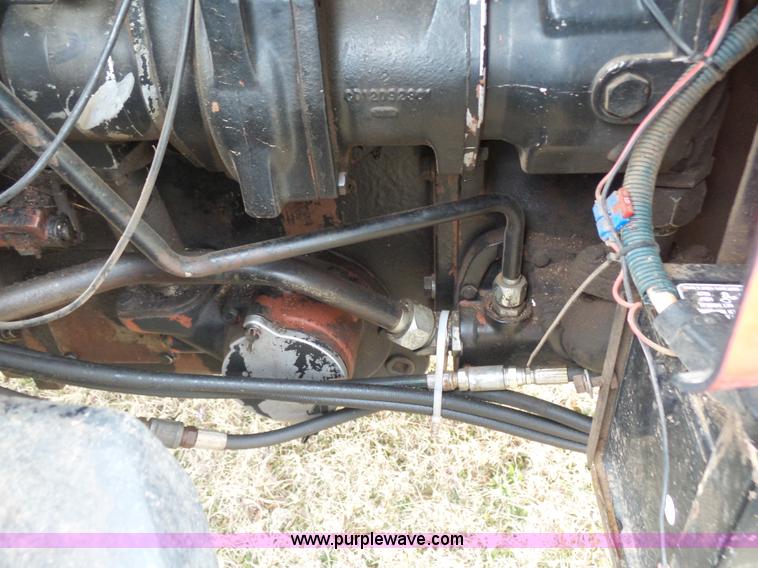 image for item L7300 1982 International 5088 tractor