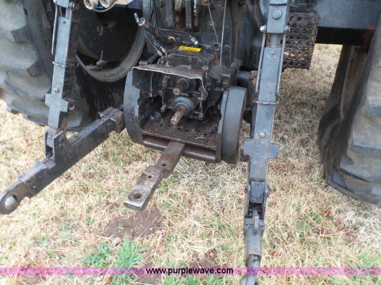 image for item L7300 1982 International 5088 tractor