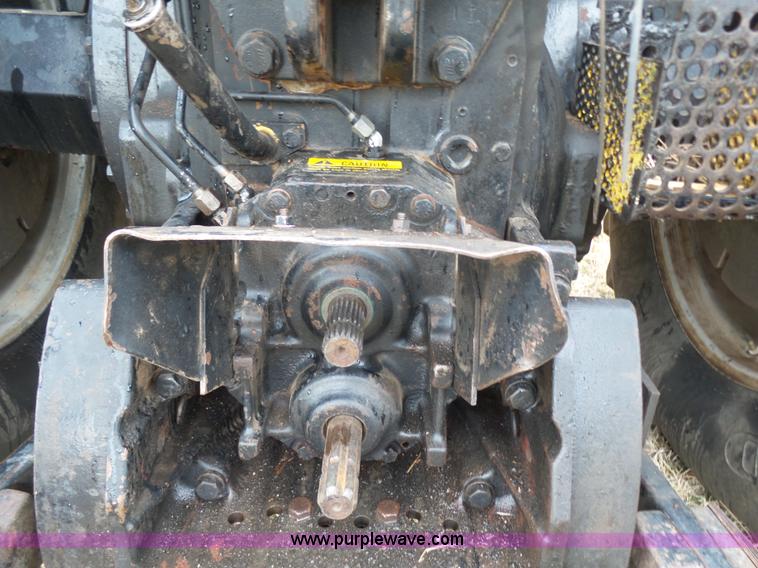 image for item L7300 1982 International 5088 tractor