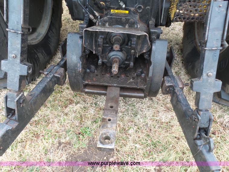 image for item L7300 1982 International 5088 tractor