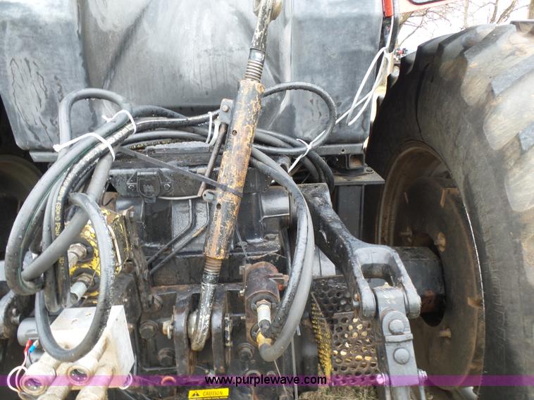 image for item L7300 1982 International 5088 tractor