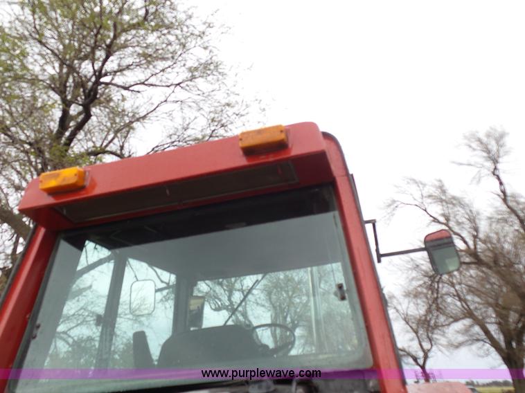 image for item L7300 1982 International 5088 tractor