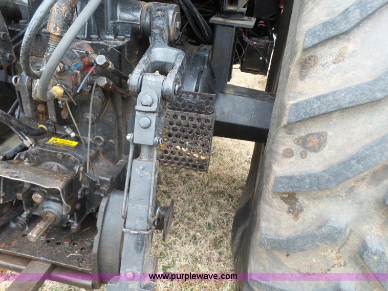 image for item L7300 1982 International 5088 tractor