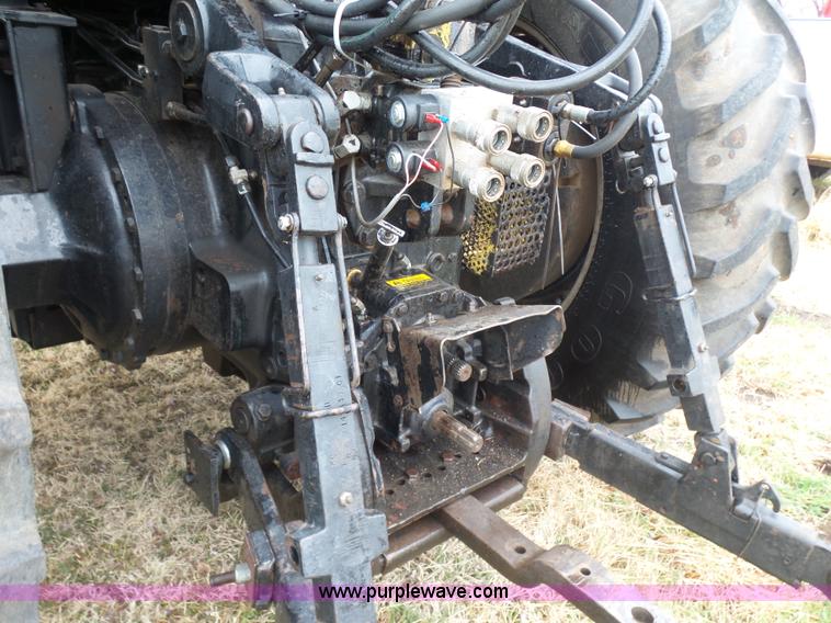 image for item L7300 1982 International 5088 tractor