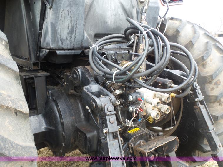 image for item L7300 1982 International 5088 tractor