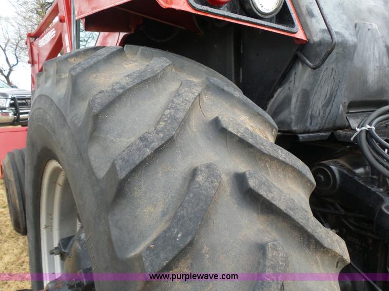 image for item L7300 1982 International 5088 tractor