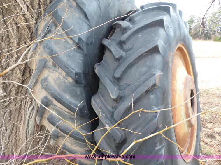 image for item L7300 1982 International 5088 tractor