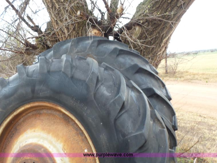 image for item L7300 1982 International 5088 tractor