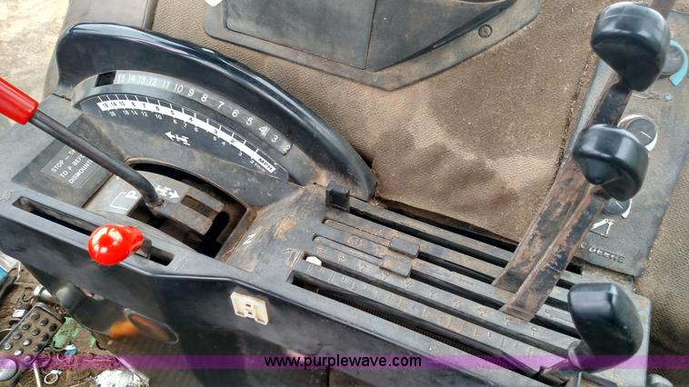 image for item L7315 1993 John Deere 4960 MFWD tractor