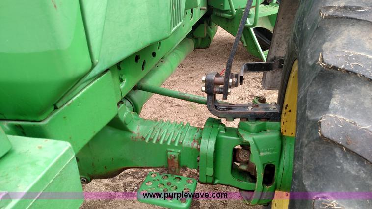 image for item L7315 1993 John Deere 4960 MFWD tractor