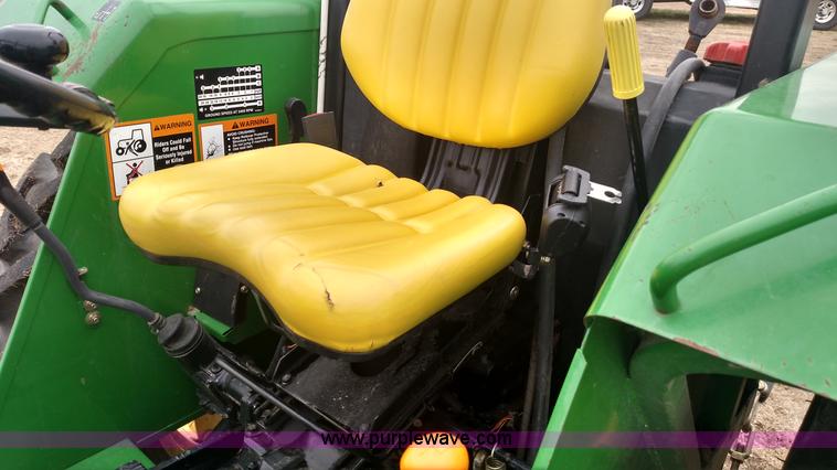 image for item L7317 2005 John Deere 5103 tractor