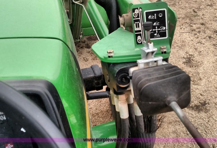 image for item L7317 2005 John Deere 5103 tractor