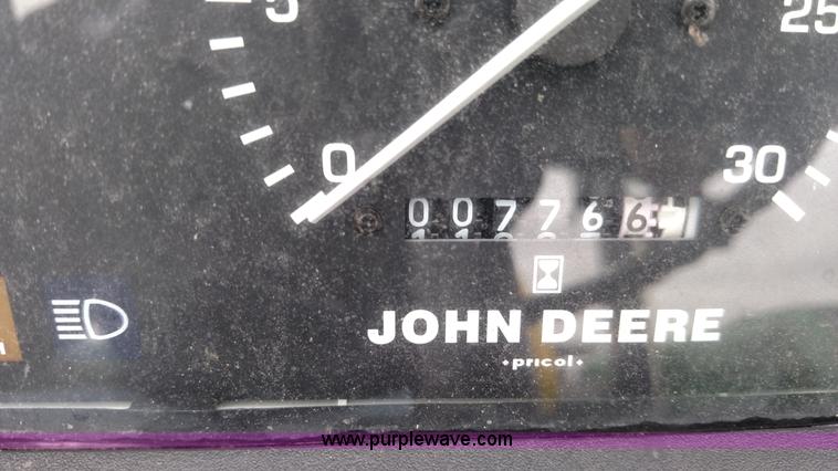 image for item L7317 2005 John Deere 5103 tractor