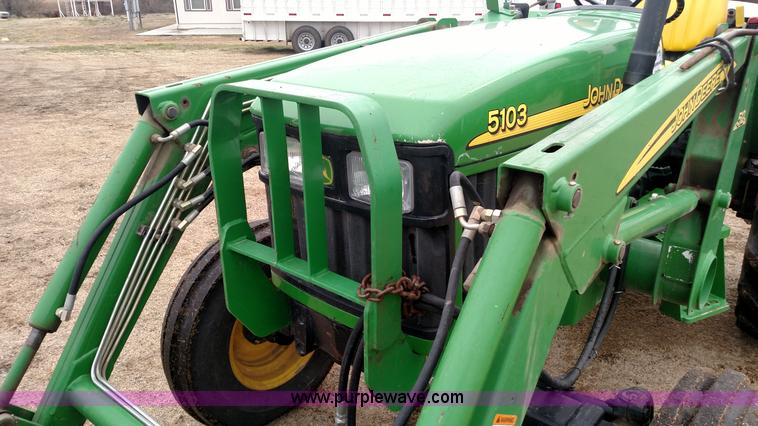 image for item L7317 2005 John Deere 5103 tractor