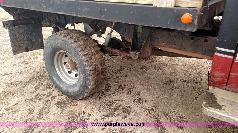 image for item L7318 1984 Chevrolet Silverado C10 flatbed pickup truck