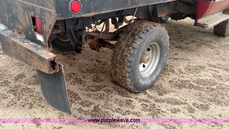 image for item L7318 1984 Chevrolet Silverado C10 flatbed pickup truck