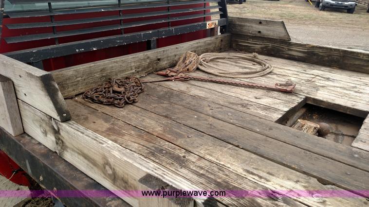 image for item L7318 1984 Chevrolet Silverado C10 flatbed pickup truck