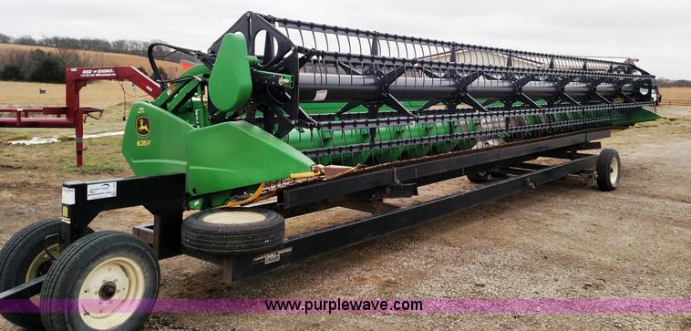 image for item L7319 2010 John Deere 635F HydraFlex platform head