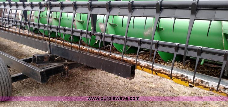 image for item L7319 2010 John Deere 635F HydraFlex platform head