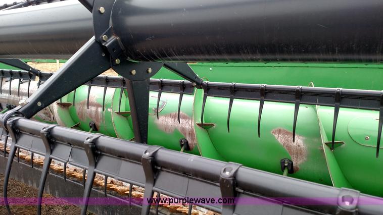 image for item L7319 2010 John Deere 635F HydraFlex platform head