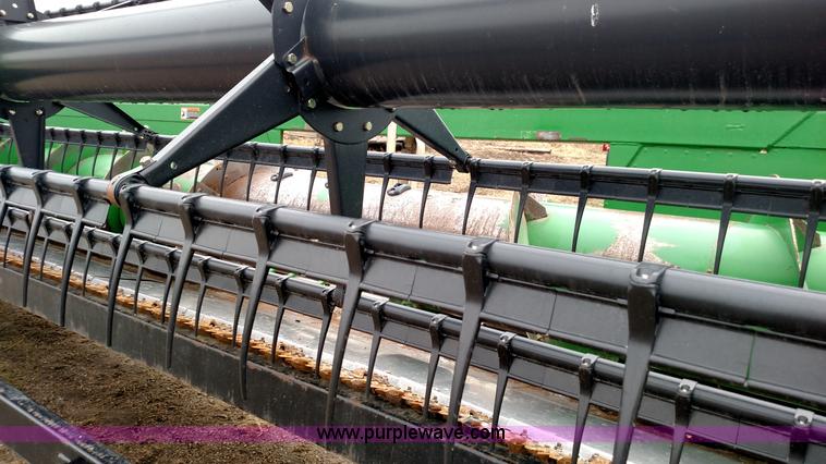 image for item L7319 2010 John Deere 635F HydraFlex platform head