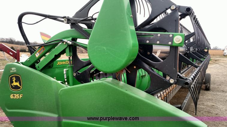image for item L7319 2010 John Deere 635F HydraFlex platform head