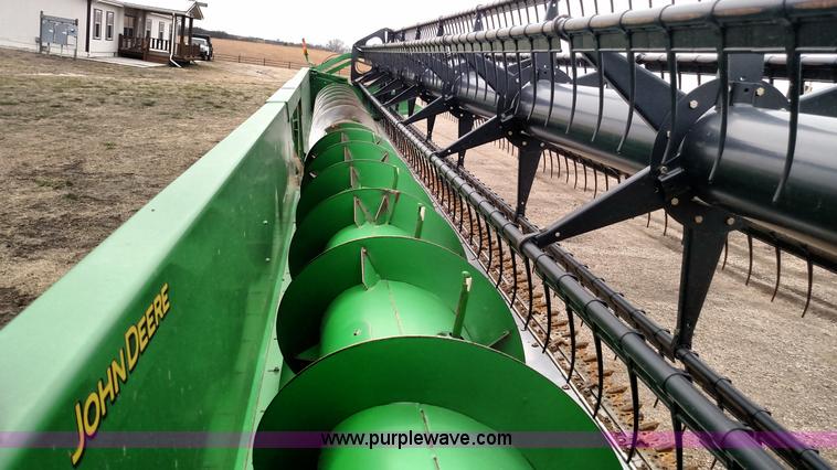 image for item L7319 2010 John Deere 635F HydraFlex platform head