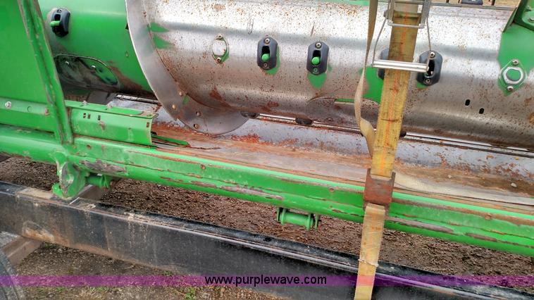 image for item L7319 2010 John Deere 635F HydraFlex platform head