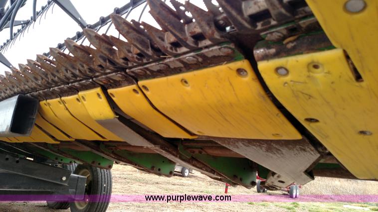 image for item L7319 2010 John Deere 635F HydraFlex platform head