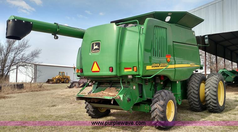 image for item L7332 2001 John Deere 9650 STS combine